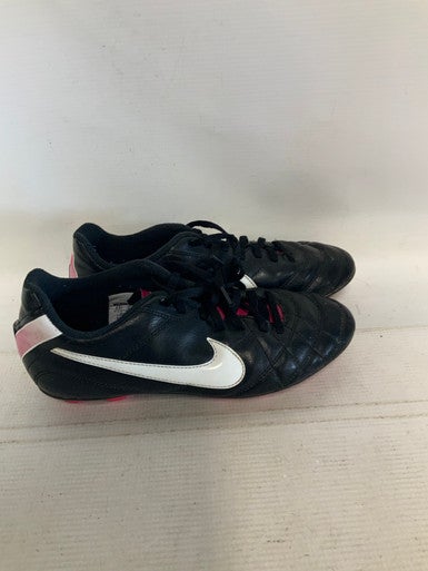 Used Nike BLACK/PINK Soccer Cleats Black Senior 5.5 11823-S000033830