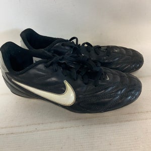 Used Nike Soccer Cleats Black Junior 04.5 11823-S000033834