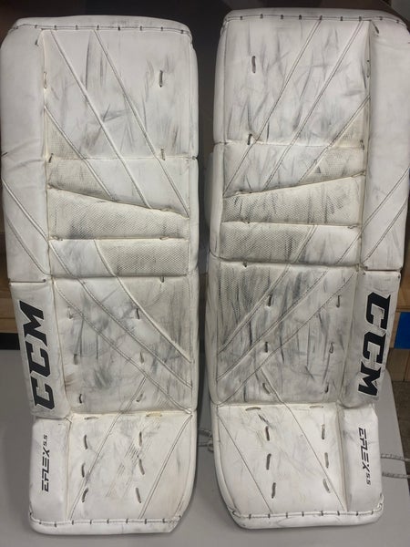 White 30" Intermediate CCM Extreme Flex 5.5 Goalie Leg Pads (Used)