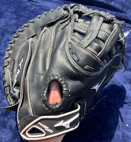 Black Mizuno Prospect Select RH Catcher's Baseball Glove 32.5" (Used)