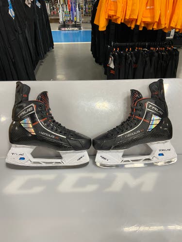 Used True HZRDUS 9X Size 9 Regular Width Skates