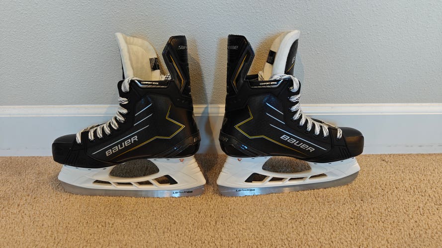 Bauer Supreme M40 Hockey Skates Regular Width 7 (Used)