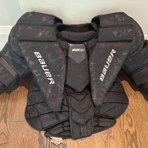 2022 Medium Bauer pro series Goalie Chest Protector Pro Stock (Used)