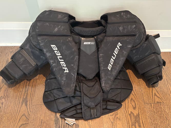 2022 Medium Bauer pro series Goalie Chest Protector Pro Stock (Used)