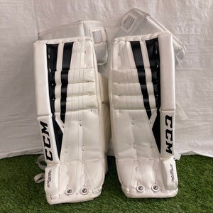 White 20" Youth CCM Extreme Flex 760 Goalie Leg Pads (Used)