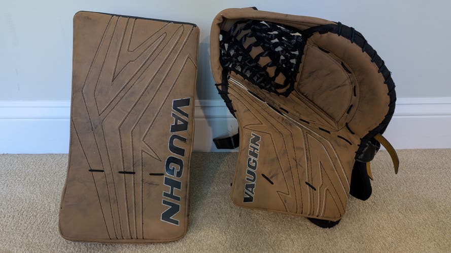 2024 Vaughn SLR4 Glove and Blocker Intermediate Size Regular Hand (Used)