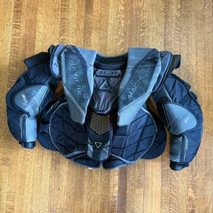 Medium 2022 Bauer Mach Goalie Chest Protector (Used)
