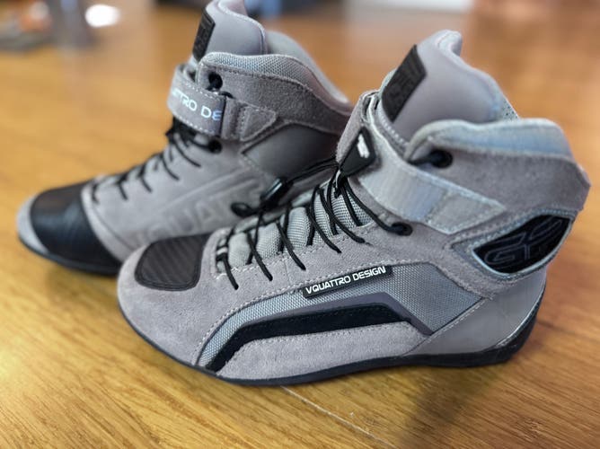 V QUATTRO GP4 19 Motorcycle shoes