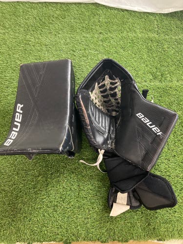 Black Senior Bauer Supreme Ultrasonic Goalie Gloves & Blockers Regular (Used)