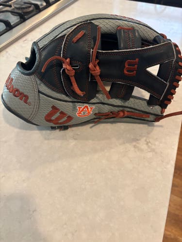 2024 Wilson A2000 RH Outfield Baseball Glove 11.75" (New)