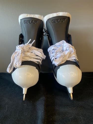 Graf DM1050 Hockey Goalie Skates Regular Width Size 3 (New)
