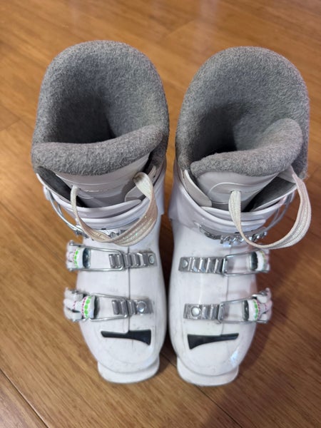 Kid's Rossignol All Mountain Ski Boots Soft Flex (Used)