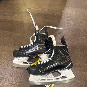 NEW Bauer Supreme 1S Hockey Skates Regular Width Size 5.5 (New)