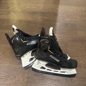 NEW Bauer Supreme 2S Pro Hockey Skates Regular Width Pro Stock Size 5.5 (New)