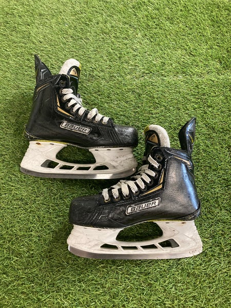 Junior Bauer Supreme 2S Hockey Skates Regular Width Size 3.5 (Used)