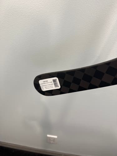 Junior Bauer Hyperlite 2 Right Handed Hockey Stick P92 (New)