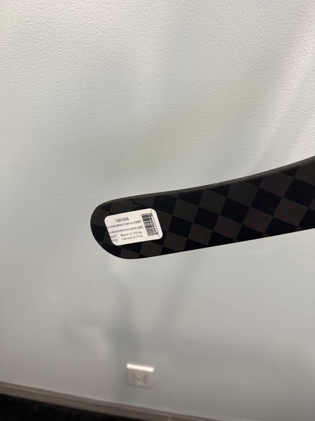 Junior Bauer Hyperlite 2 Right Handed Hockey Stick P92 (New)