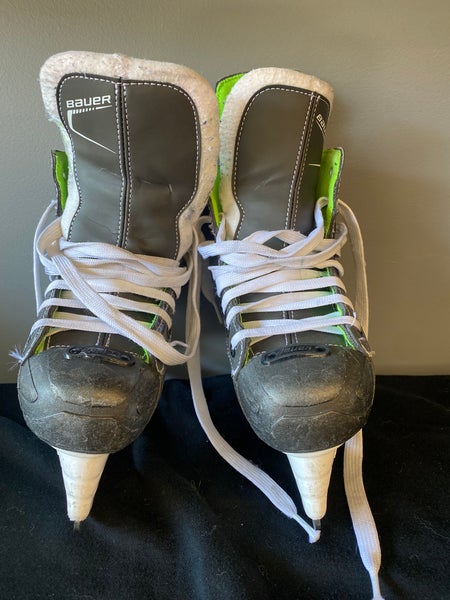 Bauer XLS Hockey Skates Regular Width Size 2 (Used)