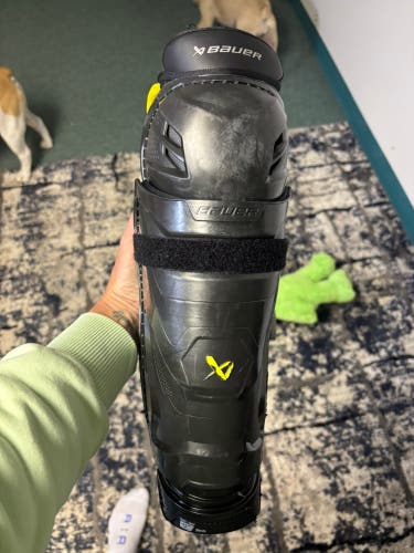 Junior Bauer Mach 12" Shin Pads (Used)