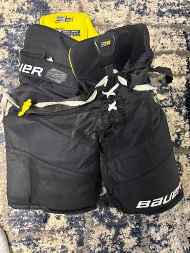 Junior Small Bauer Hockey Pants (Used)