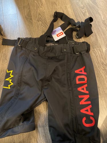 Black Medium Adult Unisex Helly Hansen Shorts (New)