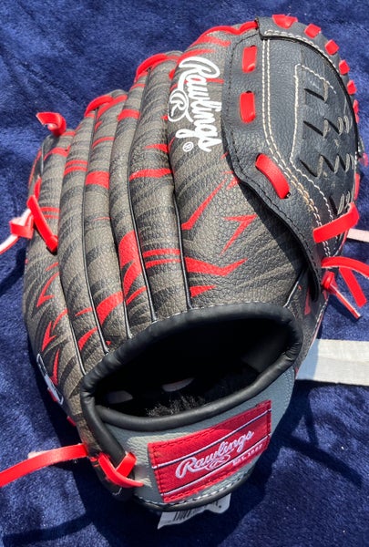 Black Rawlings Savage RH Baseball Glove 10" (Used)