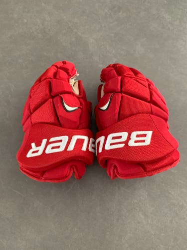 Alfie Detroit Red Wings Pro Stock Bauer Vapor APX Pro Gloves 14" Pro Stock (Used)