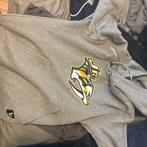 Gray Men's Small Bauer Sweatshirt (New)