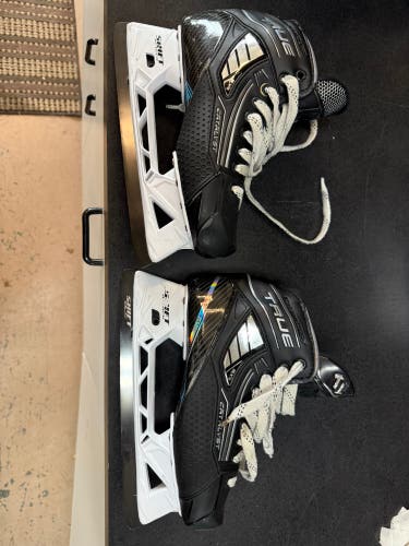 2024 True Catalyst 9X4 Hockey Goalie Skates Regular Width 7 (Used)