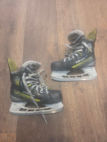 Bauer Vapor 4 Hockey Skates Regular Width 13.5 (Used)