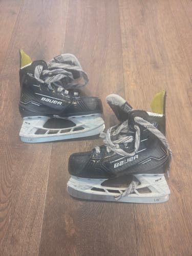 2024 Bauer Supreme M50 Pro Hockey Skates Regular Width 12.5 (Used)