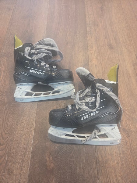 2024 Bauer Supreme M50 Pro Hockey Skates Regular Width 12.5 (Used)
