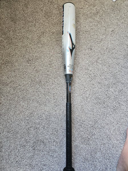 2022 Mizuno Crbn2 USSSA Certified Bat (-10) 20 oz 30" (Used)