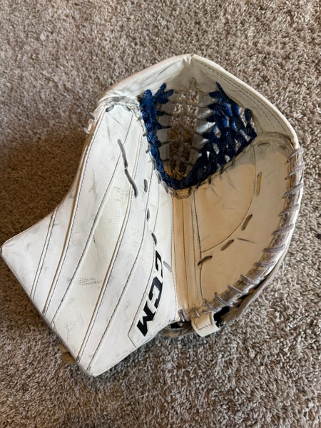 CCM Extreme Flex E5.5 Regular (Used)
