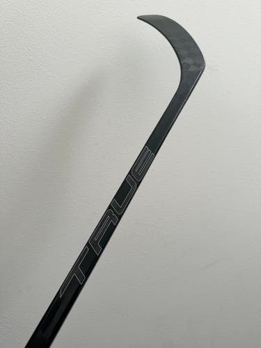 Senior True Project X Smoke Right Handed Hockey Stick T92 Pro Stock (Used)