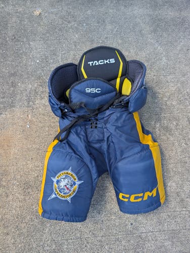 Junior Small CCM Tacks 95C Hockey Pants (Used)