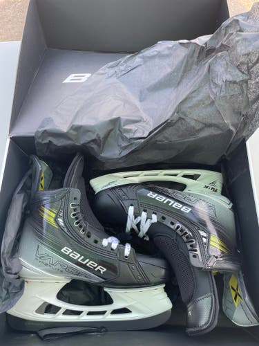 Bauer Vapor Hyp2rlite Mens Pro Stock Size 7.5 Hockey Skates MIC 5749