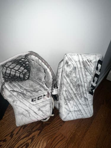 CCM Glove Set. Axis Pro Catch Eflex 4 glove and blocker