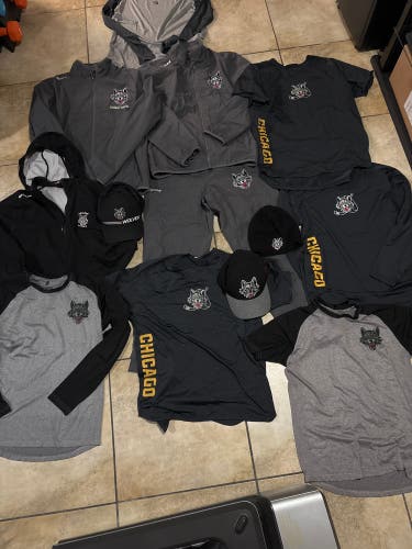 AHL Chicago Wolves clothes bundle