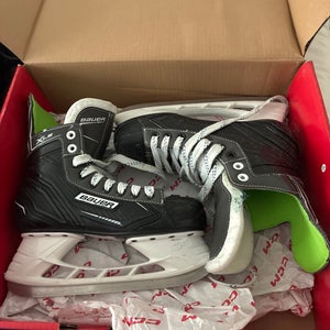 Bauer XLS Hockey Skates Regular Width 6 (Used)