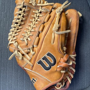 Wilson A2000 RH Infield Baseball Glove 11.75" (Used)