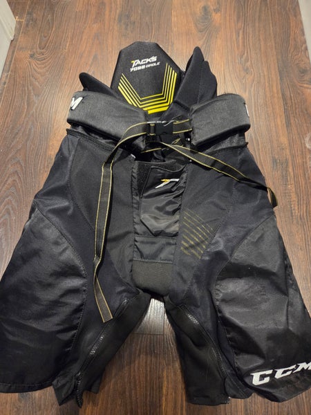 Men's Senior Medium CCM Tacks 7092 Hockey Pants (Used)