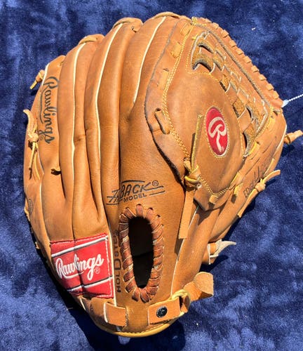 Brown Adult Rawlings Super Size RH Softball Glove 14" (Used)