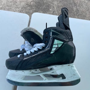Senior True Pro Custom Hockey Skates Regular Width Pro Stock 8 (Used)