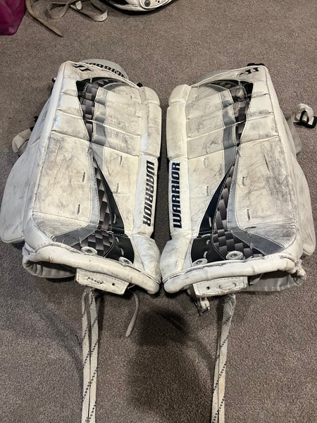 23"  Warrior Swagger Goalie Leg Pads (Used)