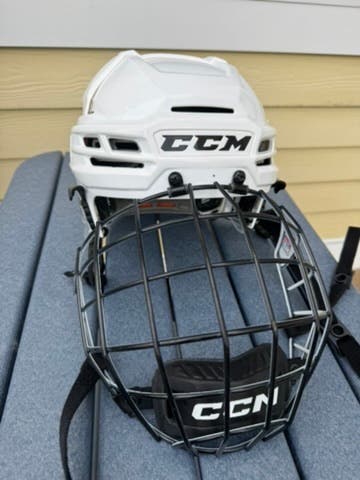 Small CCM Tacks 910 Helmet (Used) with cage