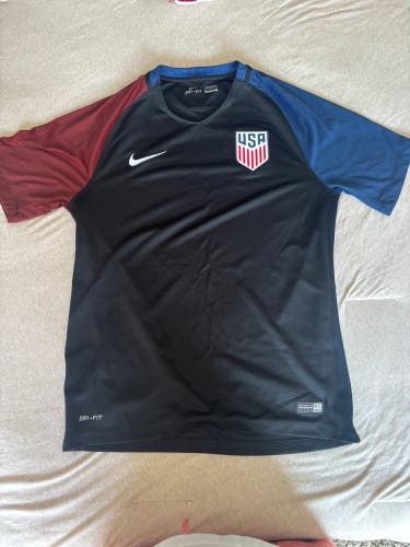 Black Medium Adult Unisex Nike Jersey (Used)