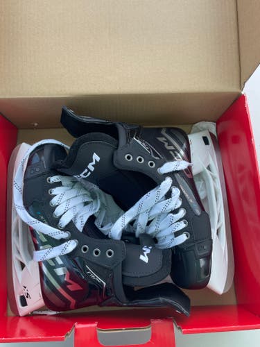 Senior CCM JetSpeed FT6 Pro Hockey Skates Regular Width Pro Stock 7.5 (New)