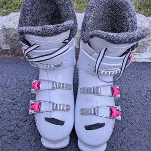 Mondo 21 & 21.5 Kid's Rossignol All Mountain Ski Boots Soft Flex (Used)