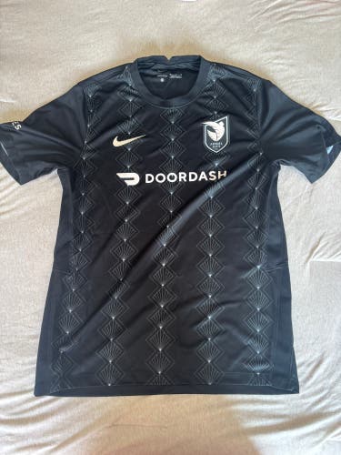 Black Medium Adult Unisex Nike Jersey (Used)